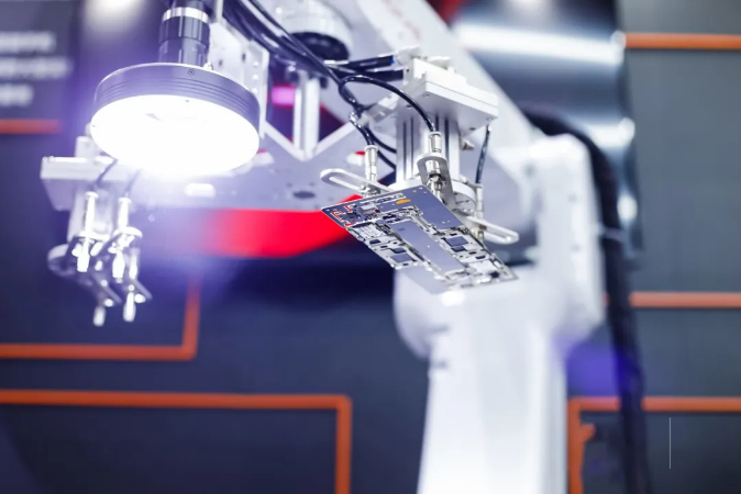 珞石机器人完成2亿元C+轮融资，领跑全球智能制造转型赛道