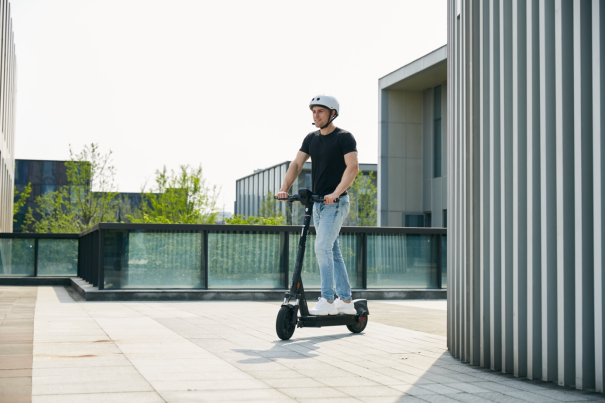九号公司深化全球化战略，全新智能电动滑板车亮相2022欧洲微出行展