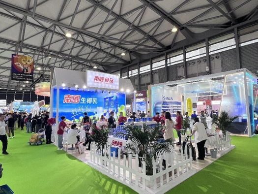 以“椰”为媒 引领消费新风尚-南国食品亮相上海中食展