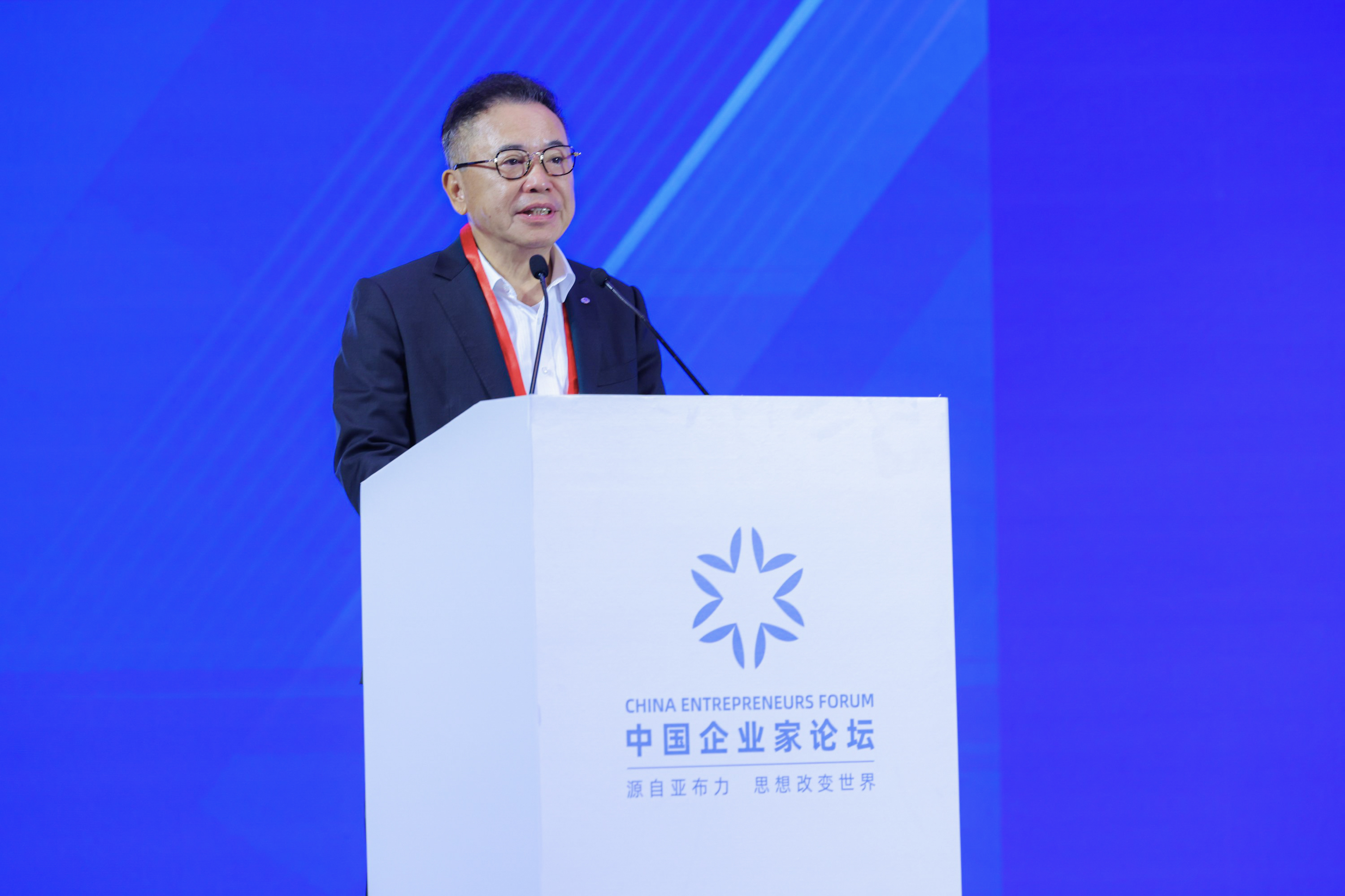 TCL李东生：中国科技制造业的未来在技术创新和全球化