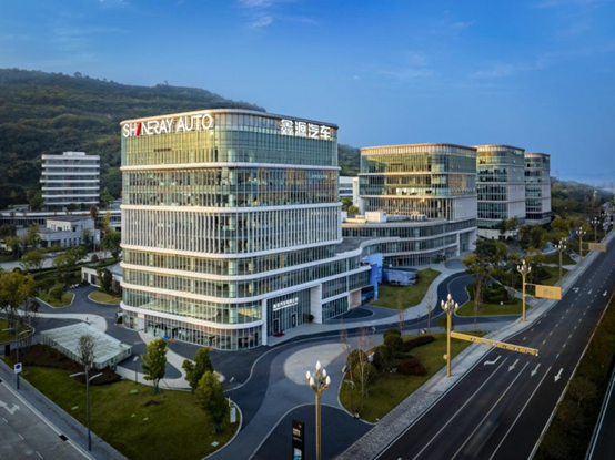 在疯狂内卷中29年连续盈利,鑫源汽车到底是谁？