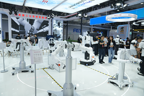 当具身智能走向真实场景，珞石机器人在WRC2026上展示了什么